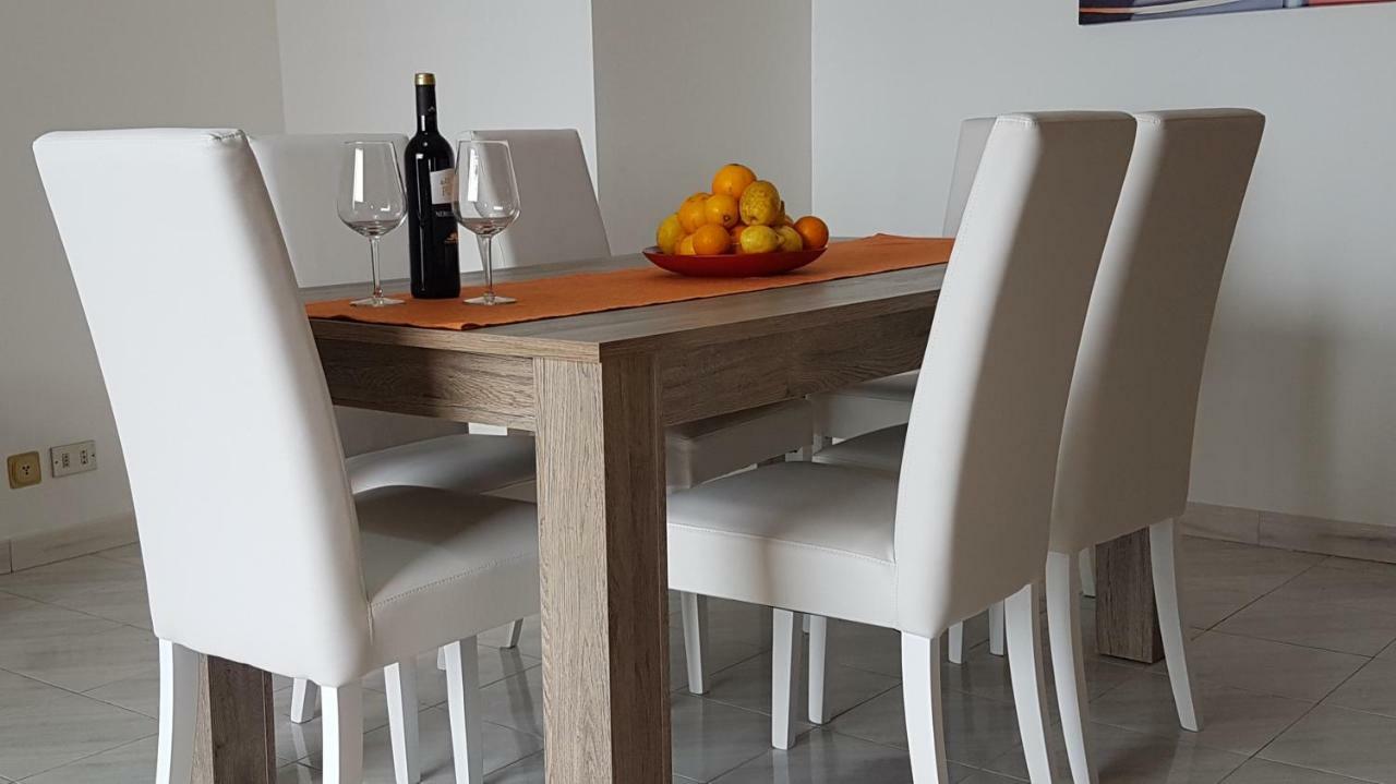 דירות Loft Baia Di Giardini מראה חיצוני תמונה