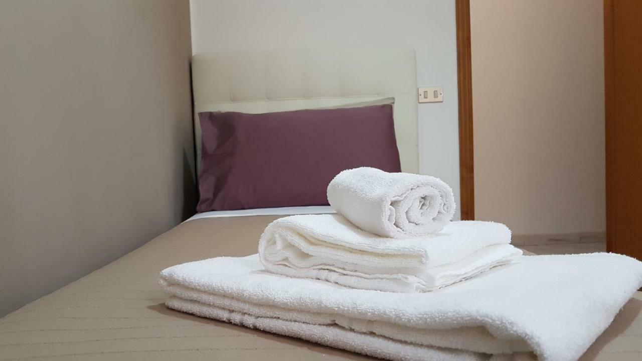 דירות Loft Baia Di Giardini מראה חיצוני תמונה
